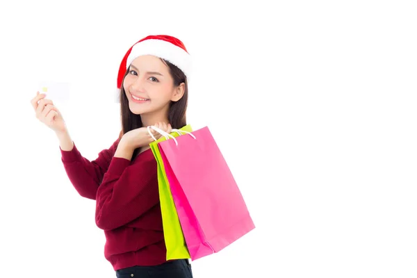 Felice moda donna asiatica con il sorriso tenendo sacchetto di carta shopping — Foto Stock