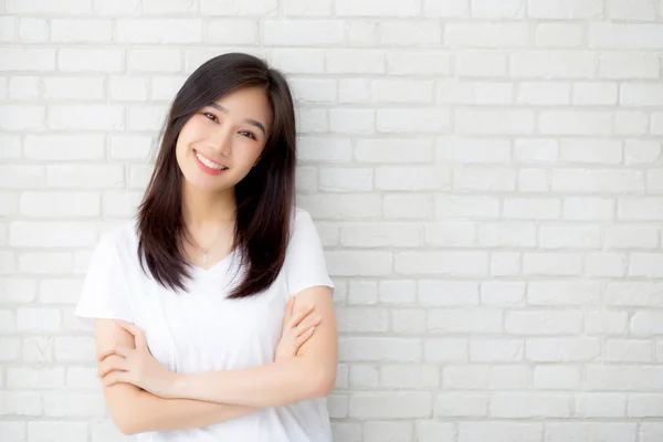 Portrait of beautiful young asian woman happiness standing on gr — Stock Photo, Image