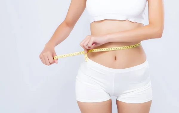 Azjatycka kobieta dieta i szczupła z pasa pomiarowego dla Weight ISOLAT — Zdjęcie stockowe