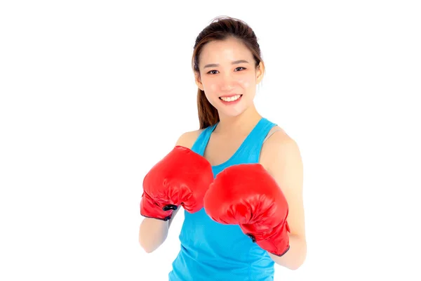 Hermoso retrato joven mujer asiática con guantes de boxeo rojo w —  Fotos de Stock