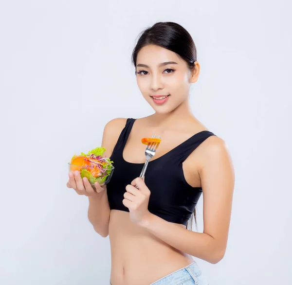 Krásná portrétní mladá asijská žena s úsměvem, držící salát VEGET — Stock fotografie