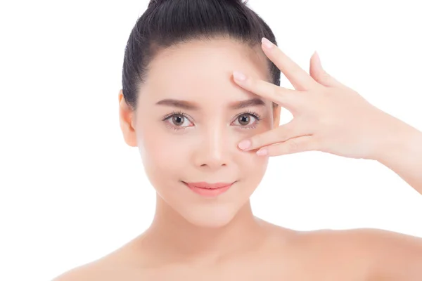 Retrato de hermosa mujer maquillaje de cosméticos, ojo de la mano de niña un —  Fotos de Stock