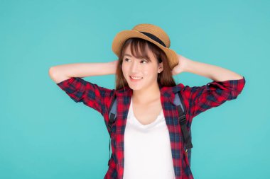 Güzel bir portre. Genç Asyalı kadın. Elinde gülümseme ifadesi var.