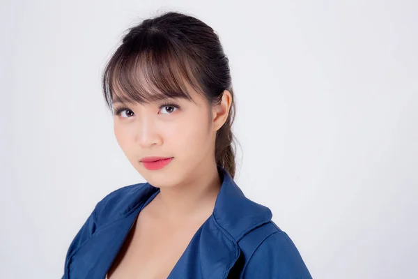Красивий портрет молодого бізнесу азіатської жінки, що стоїть з конфі — стокове фото