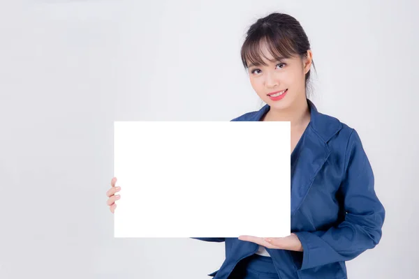 Hermosa retrato joven negocio asiático mujer presentando en blanco s —  Fotos de Stock