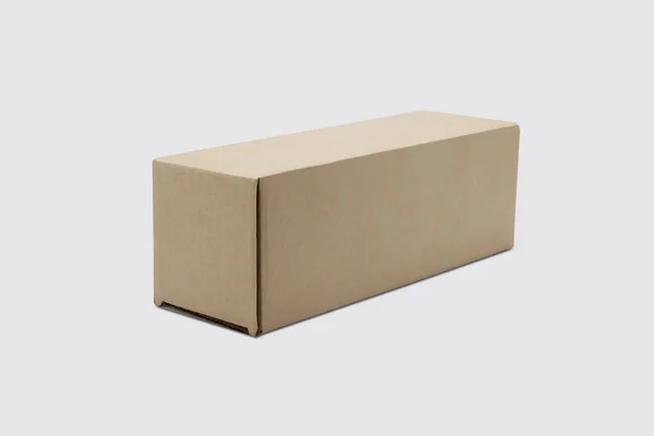 モックアップは 白の背景 パッケージとコンテナに隔離された茶色の紙箱を閉じた ロジスティクスとビジネス 小包と配達サービスのためのパッケージを持つ段ボール 輸送コンセプト — ストック写真