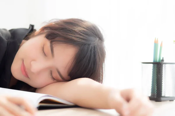 Hermoso Retrato Joven Asiática Mujer Aprendizaje Examen Tarea Dormir Con — Foto de Stock