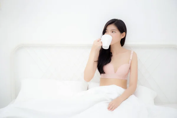 Bella Giovane Donna Sexy Asiatica Biancheria Intima Bere Caffè Mattino — Foto Stock