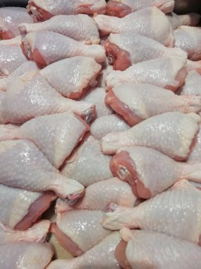 arka plan olarak taze tavuk buzağı