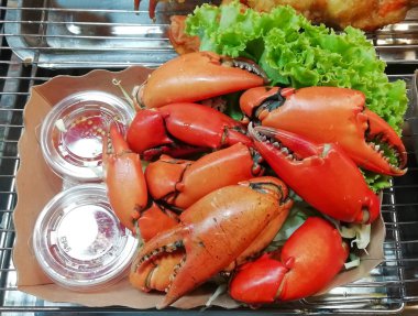 Bir kutu içinde Buğulanmış Nippers