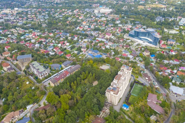 Almaty city from a bird's-eye view. Photo taken from a quadcopter — Stock Photo, Image