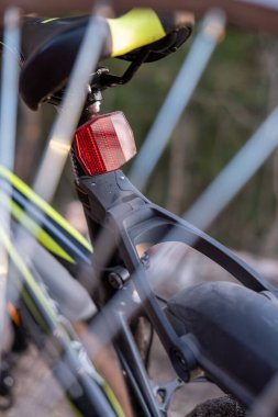 Bisiklet tekerleği vites değiştirme tekerlekleri ve fren seçici odak ile kapanır