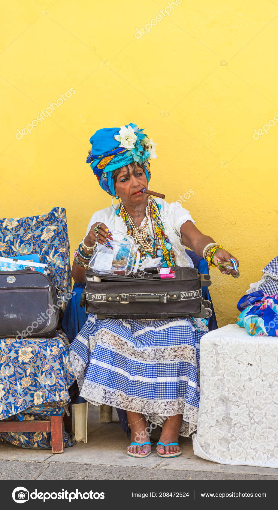 Havana Cuba Oktober 2016 Indfødte Gamle Klædt – Redaktionelle stock-fotos © #208472524