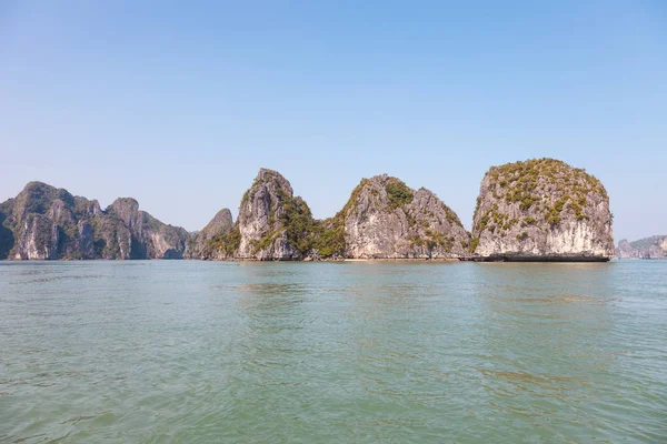 Bay Kuzey Vietnam Uzun Bay Kireçtaşı Karst Isles Çeşitli Şekil — Stok fotoğraf