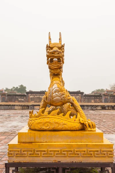 Hue Vietnam Golden Dragon Statue Imperial Forbidden City Complex Citadel — Stock Photo, Image