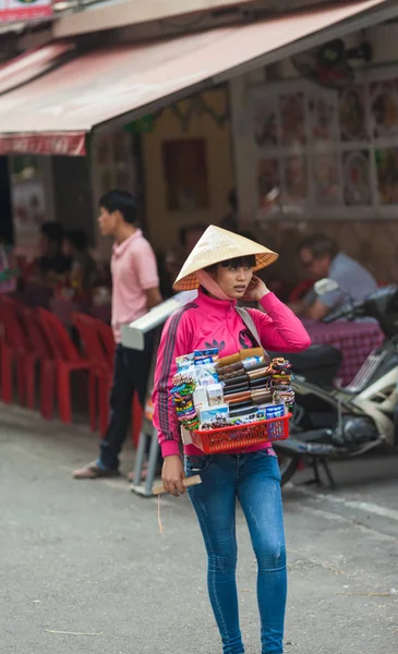 Minh Város Vietnam December 2013 Fiatal Vietnami Utcán Utcai Szállító — Stock Fotó