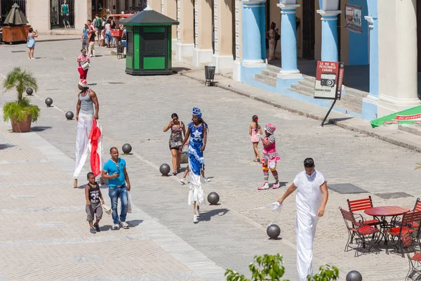 Avana Cuba Ottobre 2016 Old Square Plaza Vieja Ballerini Strada — Foto Stock