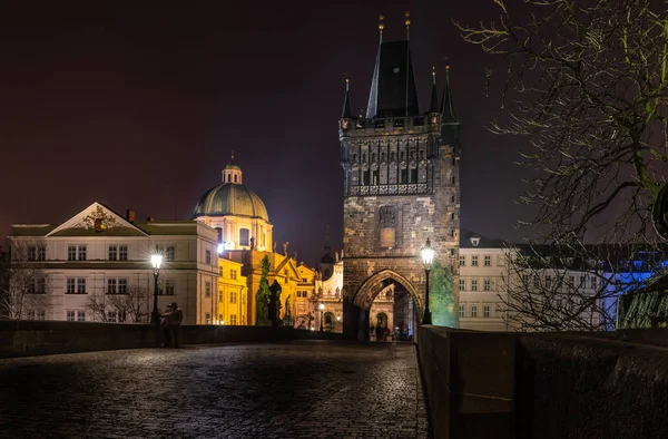 Puente Carlos Vista Nocturna Torre Del Puente Ciudad Vieja Praga —  Fotos de Stock