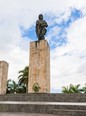 Santa Clara, Küba-14 Ekim, 2016. Plaza de la Revolution 'da Che Guevara Küba Ulusal Anıtı bronz heykeli, Mozolesi Che Guevara ve diğer savaşçıları dinlenme yeri.