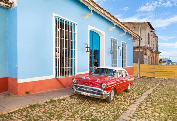 Trynidad Kuba Października 2016 Vintage Amerykański Samochód Zaparkowany Brukowanej Ulicy — Zdjęcie stockowe