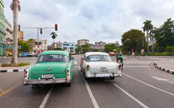 Havanna Kuba Október 2016 Klasszikus Régi Stílusú Amerikai Autók Utcán — Stock Fotó