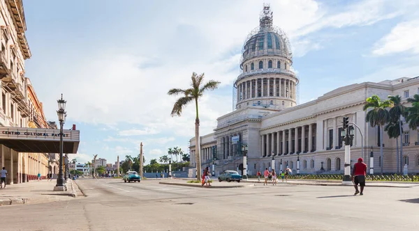 Havana Cuba Outubro 2016 Vista Avenida Que Separa Havana Velha — Fotografia de Stock