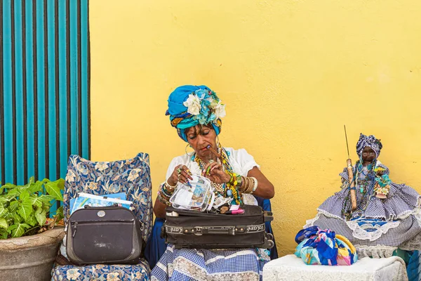 Havana Cuba October 2016 Interesting Old Cuban Lady Dressed Traditional — Stock Photo, Image