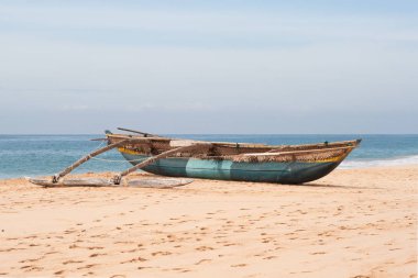 Hint Okyanusu kıyısında balıkçı teknesi