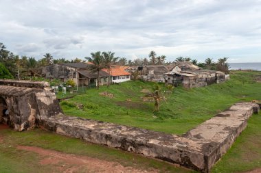 bulutlu havalarda fort galle panorama