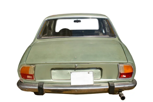 Старый Автомобиль Выцветшей Зеленой Краской Вид Сзади Изолированные Белом Фоне — стоковое фото