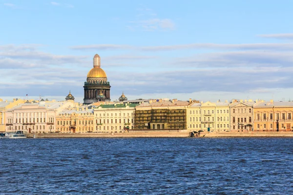 Splendida Vista Fiume Neva Con Cattedrale Isaakievsky San Pietroburgo Russia — Foto Stock