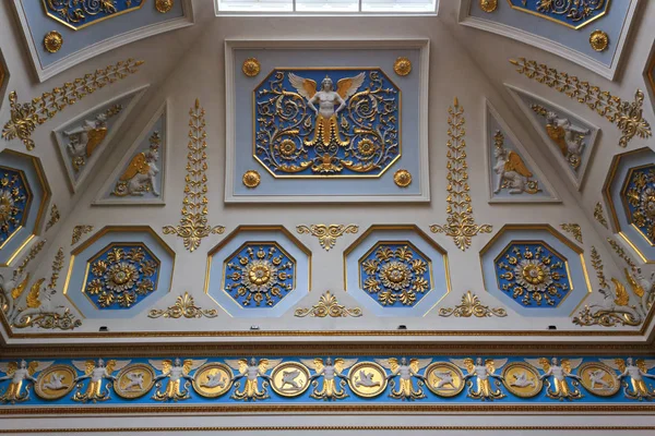 Saint Petersburg, Rusya - 3 Mayıs 2018: St.Petersburg, Rusya Devlet Hermitage iç. Devlet Hermitage 1764 yılında kurulmuştur. Rusya ve en büyük müzelerinden biri de büyük oldu.