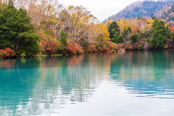Yuno Lake görünümü Nikko Milli Park, Nikko sonbahar sezonu — Stok fotoğraf