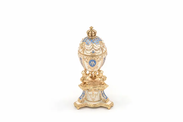 Faberge Eier Auf Weißem Hintergrund Dekoratives Keramik Osterei Für Schmuck — Stockfoto