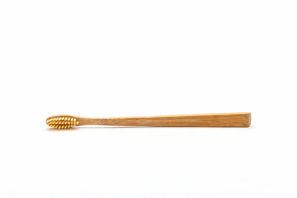 Tutup Kuas Gigi Bambu Pada Latar Belakang Putih — Stok Foto