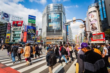 Shibuya uygularken, bir inç g en yoğun crosswalks görünümü