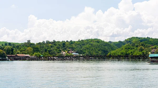 Uttama Nusorn Wooden Bridge, Mon bridge. — Stock Photo, Image