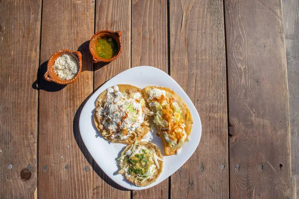 Arriba Ver Variedad Comida Mexicana Como Sope Tacos Quesadilla Con —  Fotos de Stock