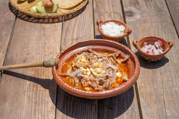 Comida Mexicana Pozole Con Aguacate Aguacates Cebolla — Foto de Stock