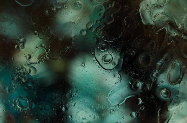 Güzel sıvı arka plan. Farklı damlaile arka plan. Yeşil ve su elementleri.  