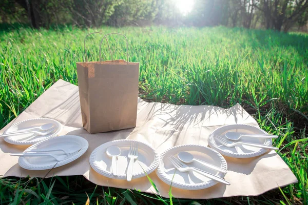 Biológiailag Lebomló Kukoricakeményítő Edények Kézműves Piknik Zsák Környezetbarát Kanalakat Villákat — Stock Fotó