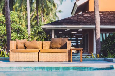 Çekyat Tayland Resort'ta yüzme havuzunda