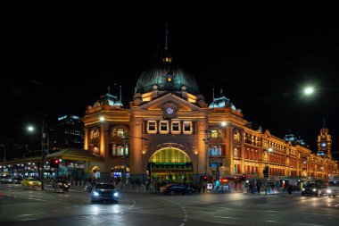 Melbourne, Avustralya - 13 Nisan 2019: Flinders Street Station i