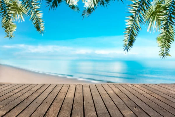 Летний Морской Пляж Деревянным Полом Летние Каникулы Расслабляющая Концепция — стоковое фото
