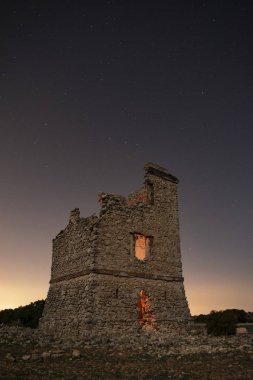 Madrid 'in dört kulesinin ve Chamartn' ın duvar yazısının aksine.
