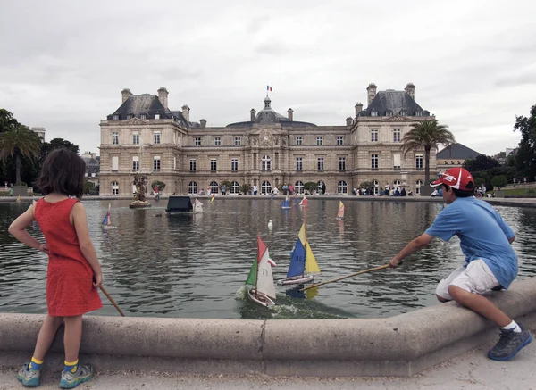 Palais Du Petit Luxembourg Images Libres De Droit Photos De Palais Du Petit Luxembourg Depositphotos