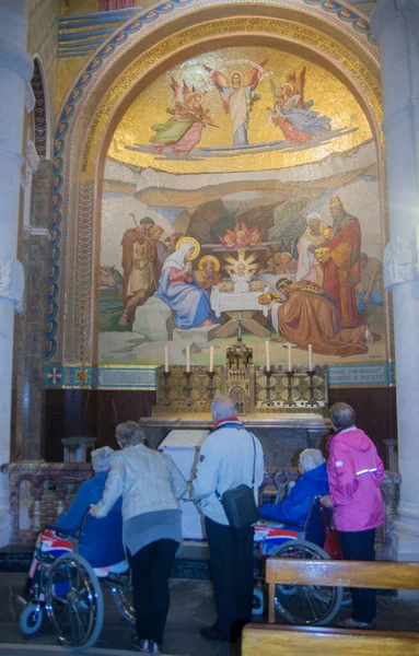 Kwietnia 2014 Lourdes France Maria Józef Nowo Narodzony Jezus Leżący — Zdjęcie stockowe