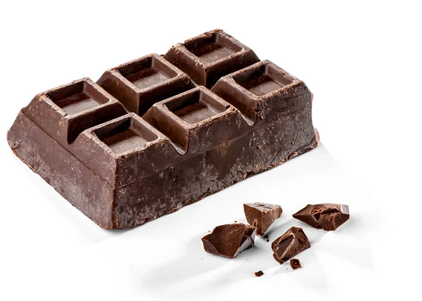 Chocolade Plaat Met Stukjes Chocolade Close Geïsoleerd Witte Achtergrond — Stockfoto