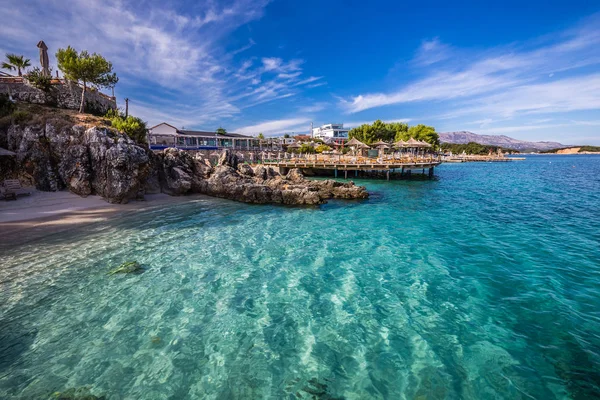 Spiaggia vuota di Ksamil - Butrint NP, Albania — Foto Stock