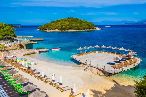 Spiaggia vuota di Ksamil - Butrint NP, Albania — Foto Stock